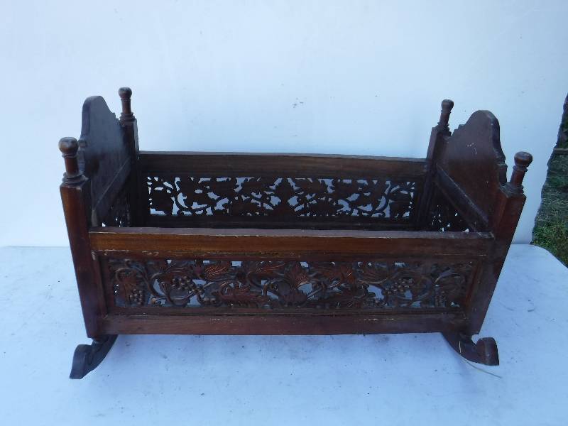 lot 6841 image: Beautiful wood vintage baby cradle