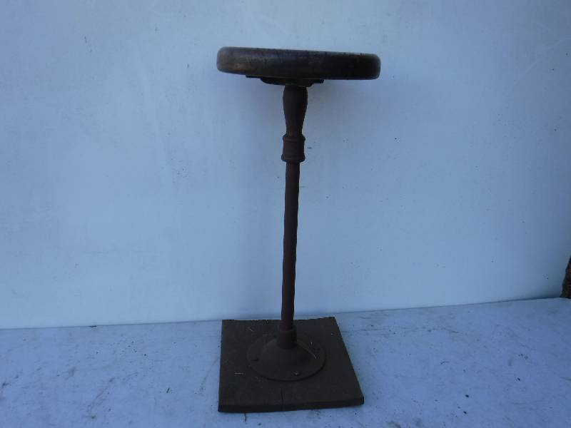 lot 6848 image: Wood stool on stand