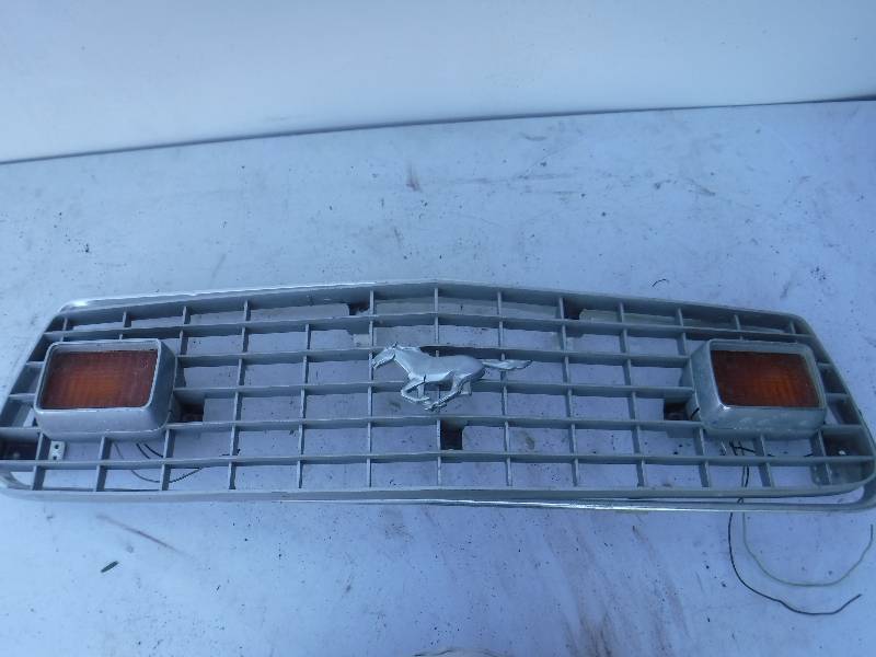 lot 6850 image: ford mustang grille