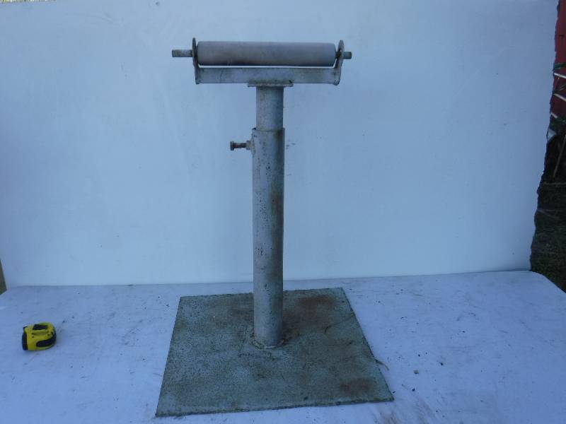 lot 6855 image: adjustable roller stand