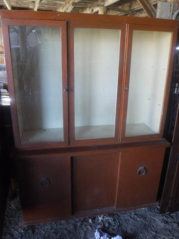lot 2851 image: China hutch