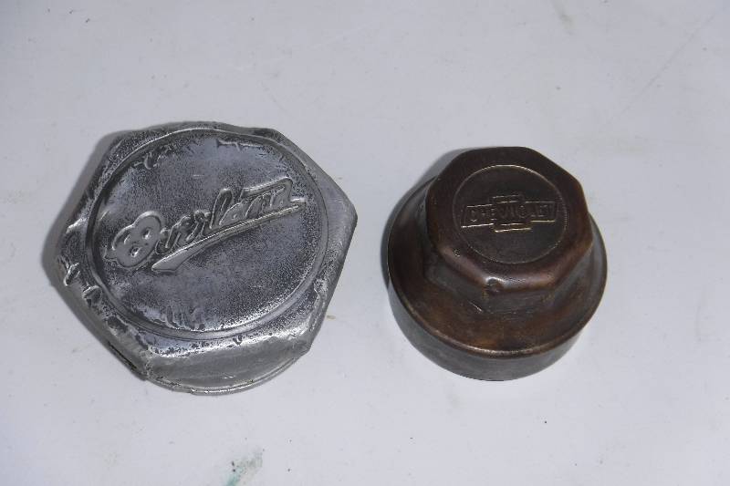 lot 7502 image: Wheel lug nut covers