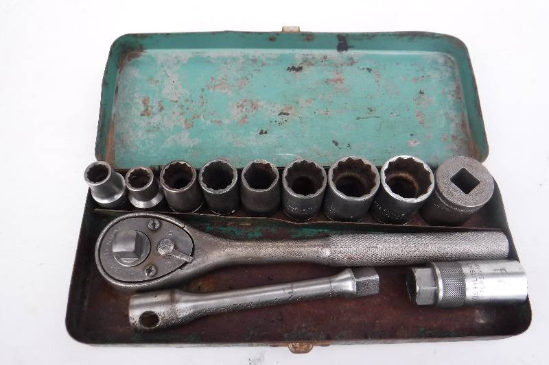 lot 7503 image: Challenger socket set in case