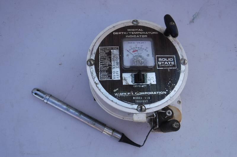 lot 7511 image: vintage fishing depth finder