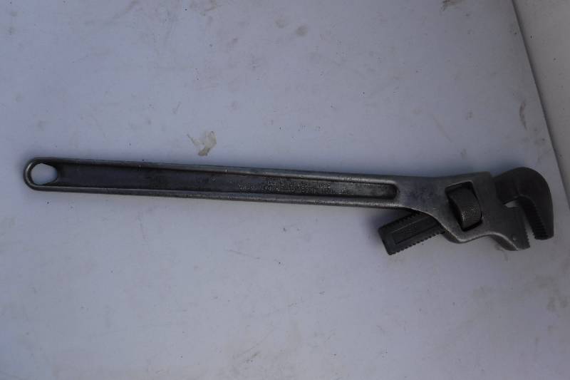 lot 7515 image: Railroad 24 adjustable pipe wrench