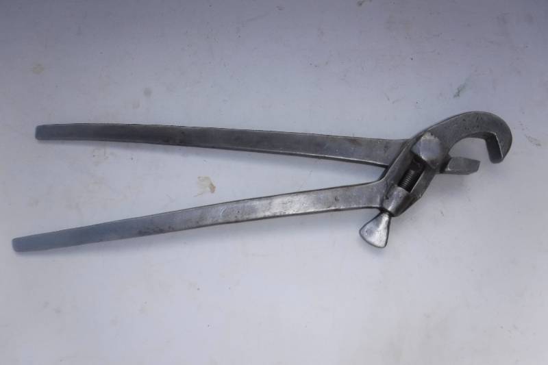 lot 7523 image: Pipe wrench