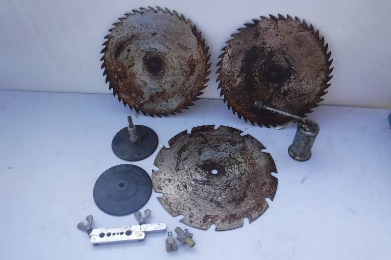 lot 7524 image: Saw blades and more