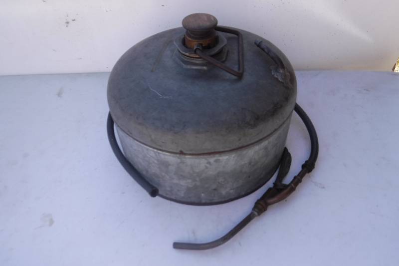lot 7526 image: pump sprayer