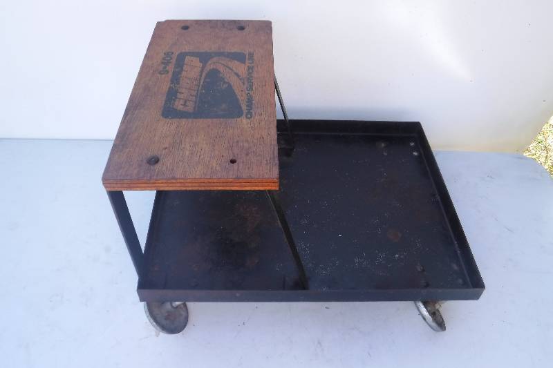 lot 7531 image: Champ floor creeper mechanics creeper