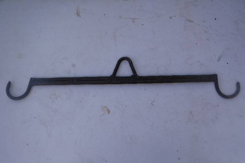 lot 7537 image: cast iron yoke