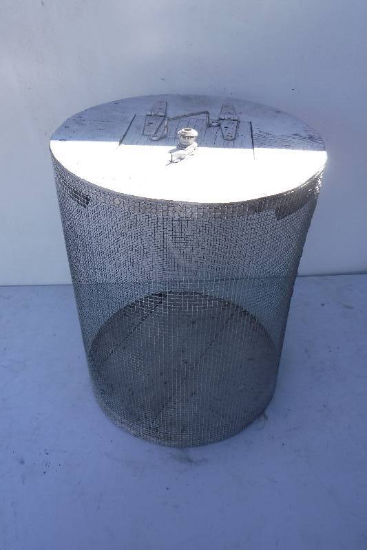 lot 7542 image: hand made live animal trap