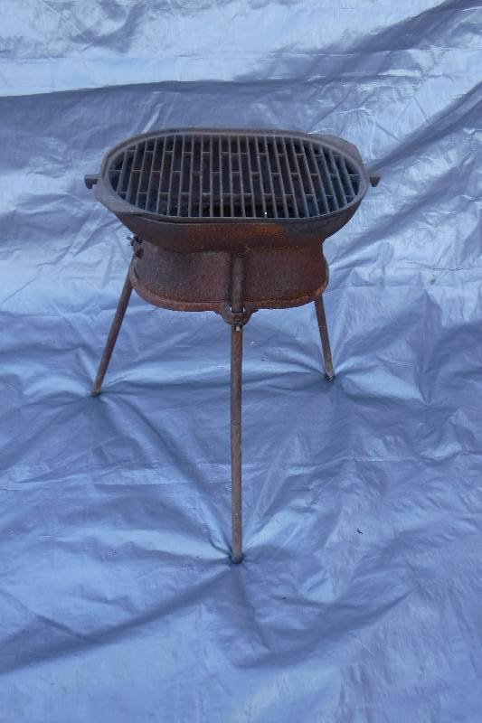 lot 7562 image: Small Grill