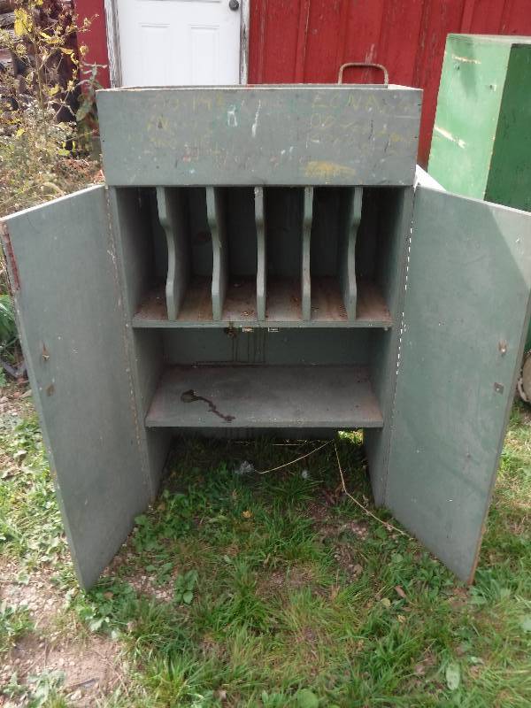 lot 4972 image: wooden cabinet