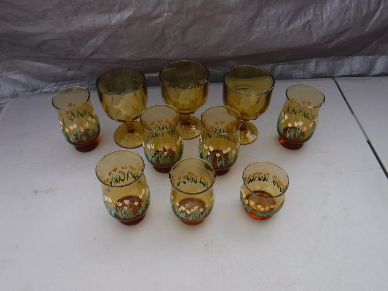 lot 6866 image: amber drinking glasses