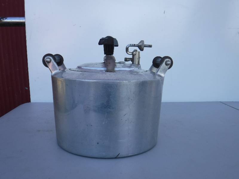 lot 6898 image: minute maid magic cooker