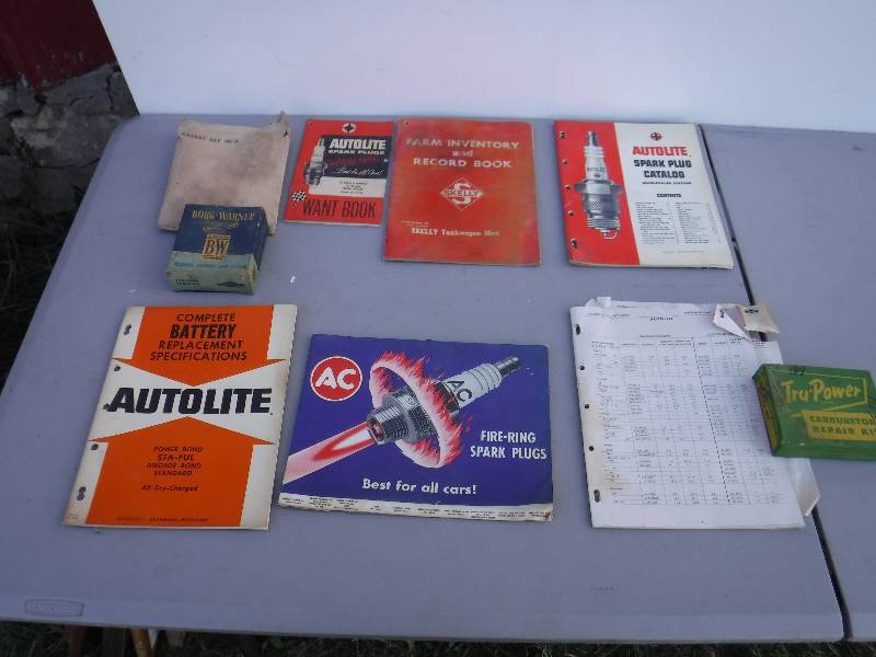 lot 6900 image: automotive books