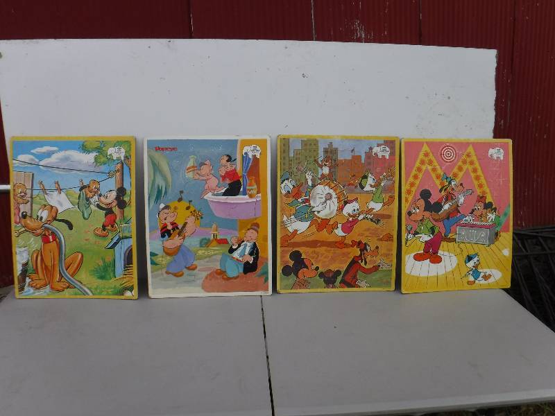 lot 6911 image: Disney puzzles
