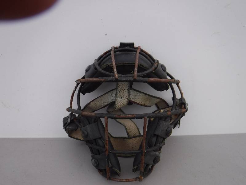 lot 6919 image: catchers mask