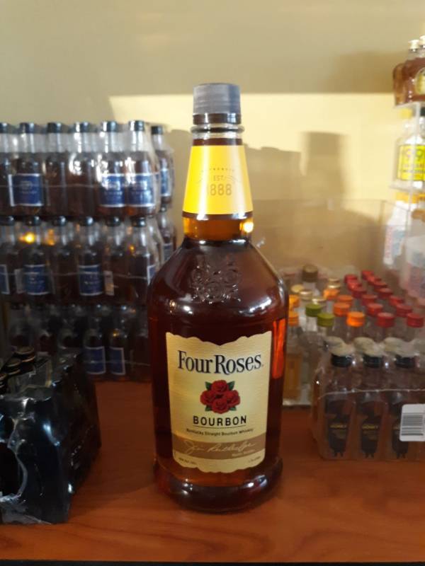 lot 8657 image: Four Roses Bourbon