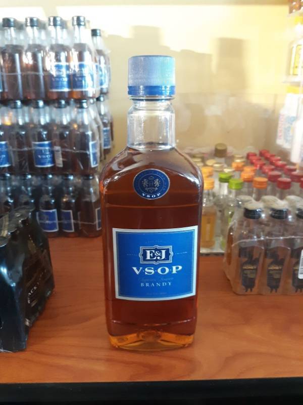 lot 8884 image: (3) V S O P Brandy