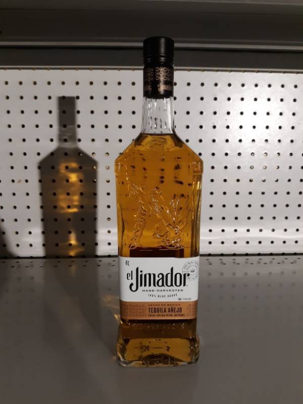 lot 8950 image: El Jimador Tequila Anejo