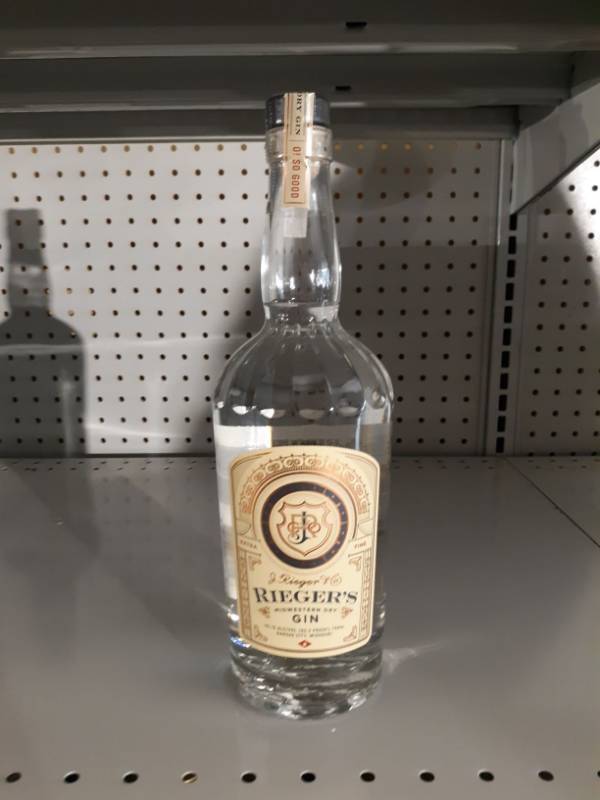 lot 8963 image: J Riegers Midwestern Dry Gin
