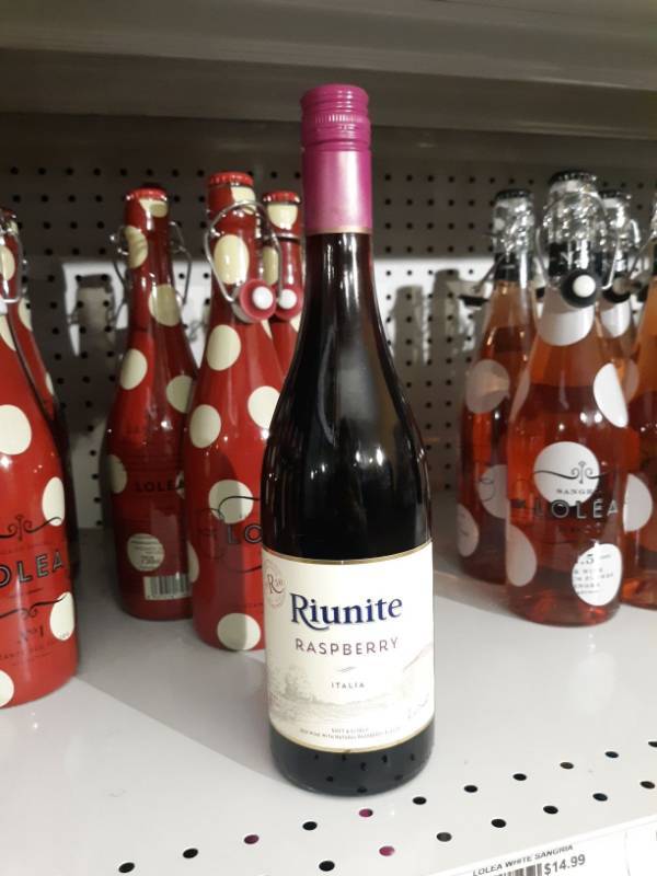 lot 9401 image: (11) Riunite Raspberry