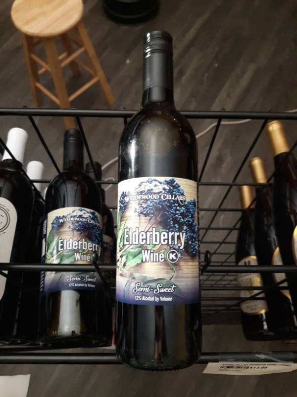 lot 9420 image: (4) Wyldewood Cellars Elderberry Wine