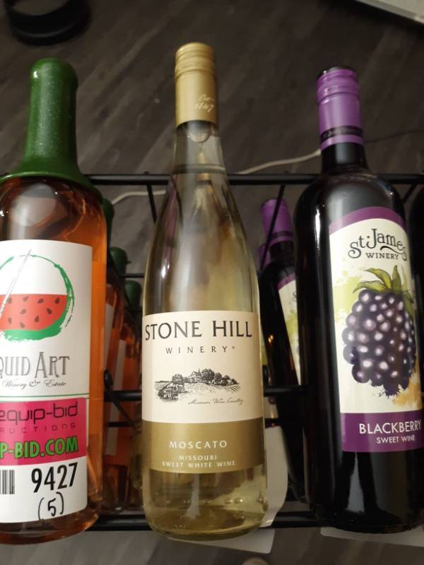 lot 9430 image: (6) Stone Hill Winery Moscato