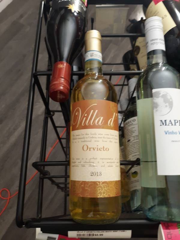 lot 9461 image: (4) Villa d Orvieto 2013 White Wine