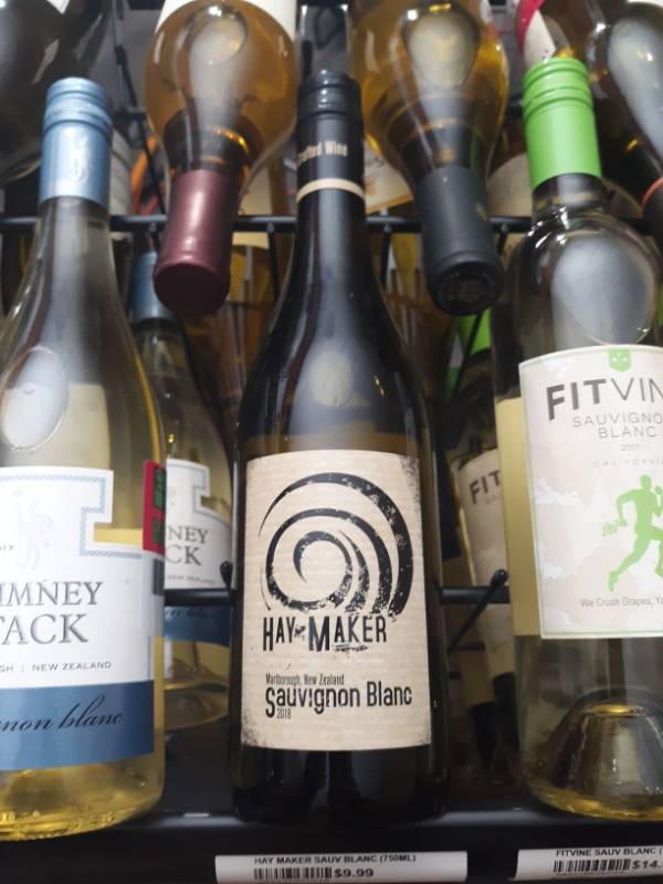 lot 9670 image: (11) 2018 Hay Maker Sauvignon Blanc