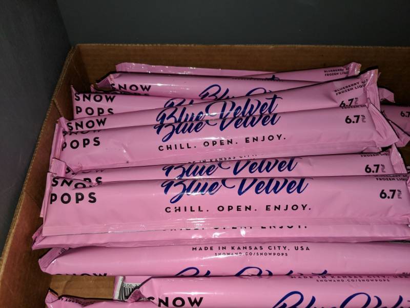 lot 9815 image: (28) Snow Pops Blue Velvet Blueberry Acai Frozen Liqueur 6.7Perc Alc By Vol