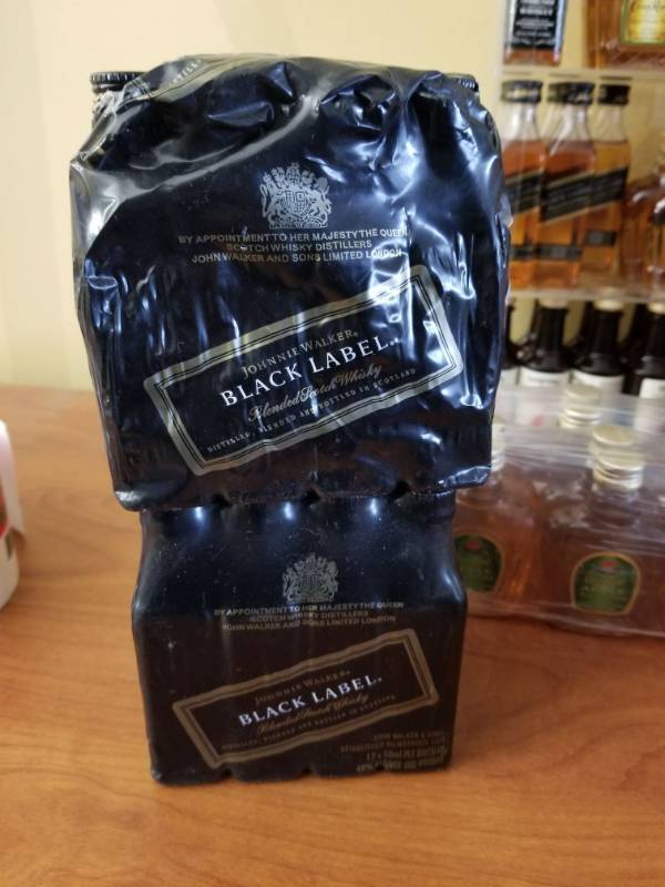 lot 15007 image: (20) Mini Bottles Of Johnnie Walker Black Label