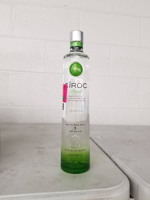 lot 9898 image: Circo Apple Vodka 375ML