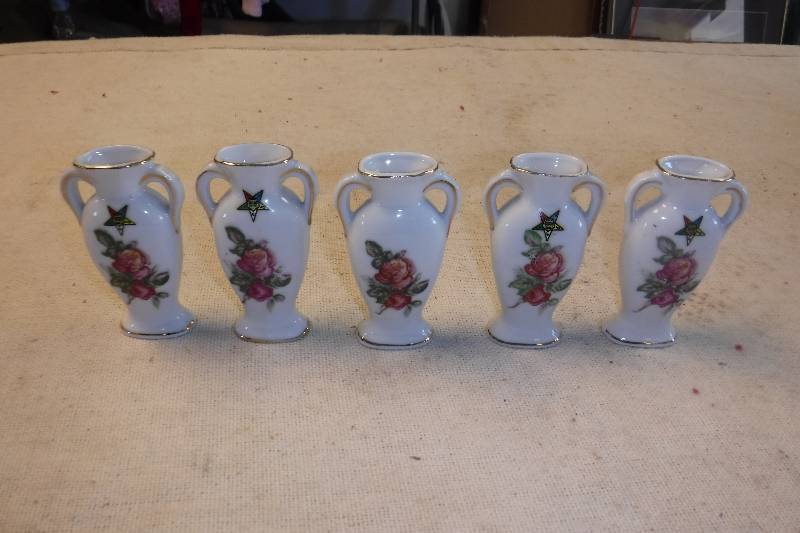 lot 12253 image: Mini Made in japan vases