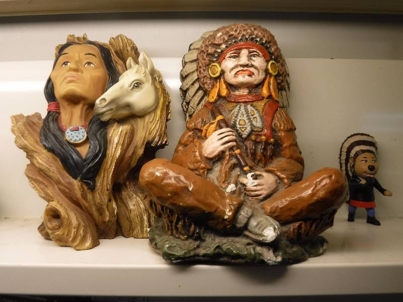 lot 10073 image: Native American wall home decor lot
