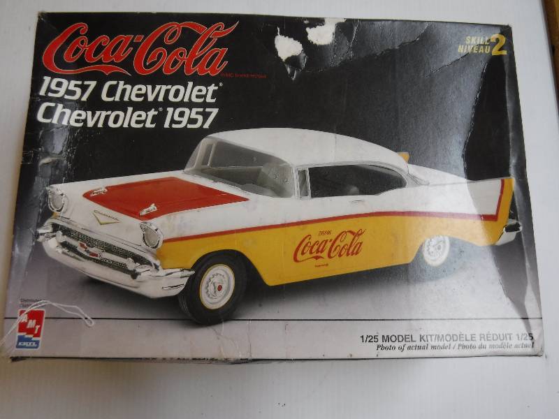 lot 10080 image: 1957 Chevrolet Coco Cola Classic car model kit