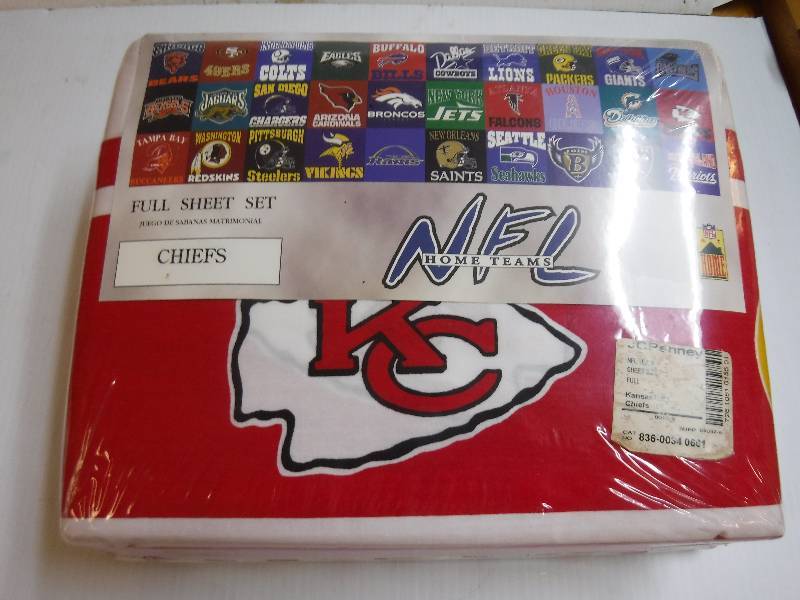 lot 10090 image: Kansas City Chiefs Full sized sheet set from JC Penny