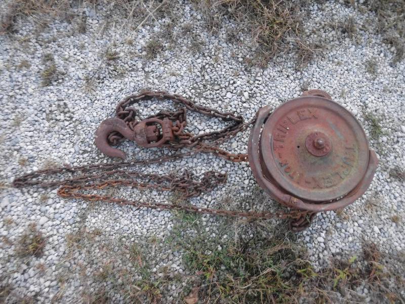 lot 4942 image: vintage 1 ton chain hoist works