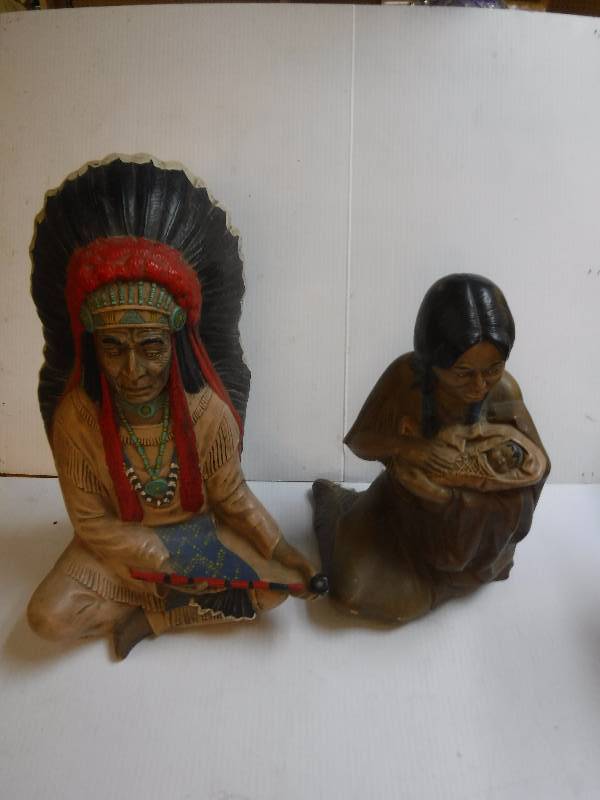 lot 10109 image: Native American ceramic items