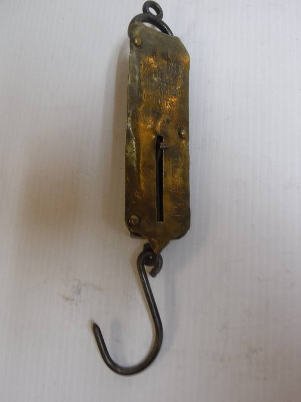 lot 10110 image: Brass hook scale