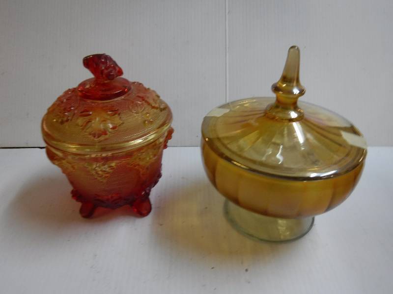 lot 10120 image: Pair of vintage glass lidded candy dishes