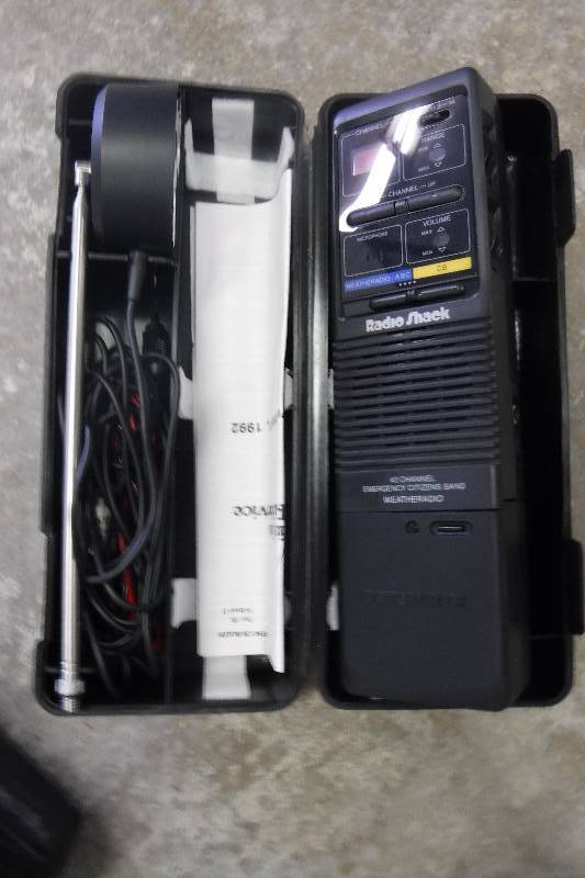 lot 8362 image: Pair of radio shack cb radios