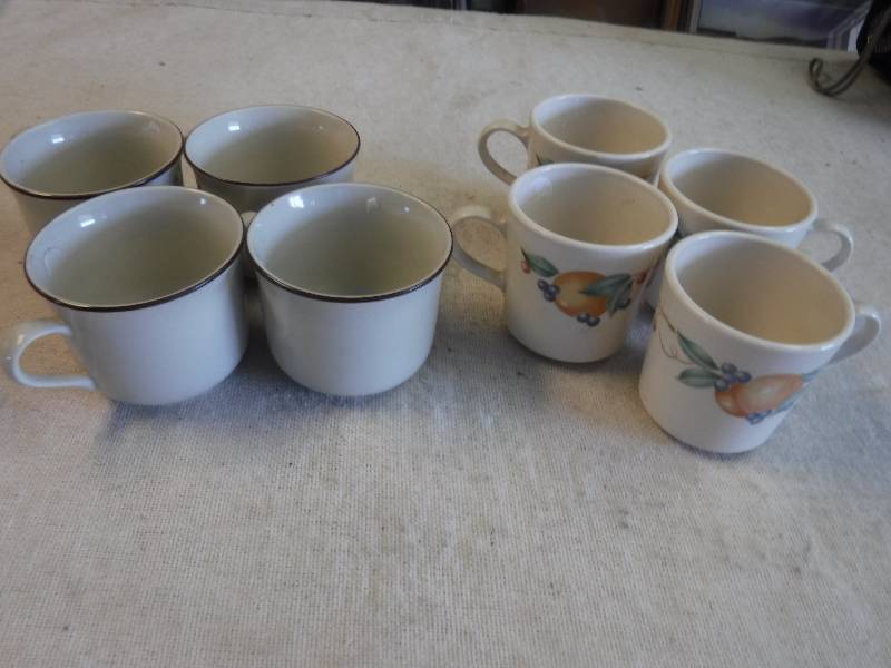 lot 12263 image: Lot of 8 Coffee Cups Including Corning and Countryside