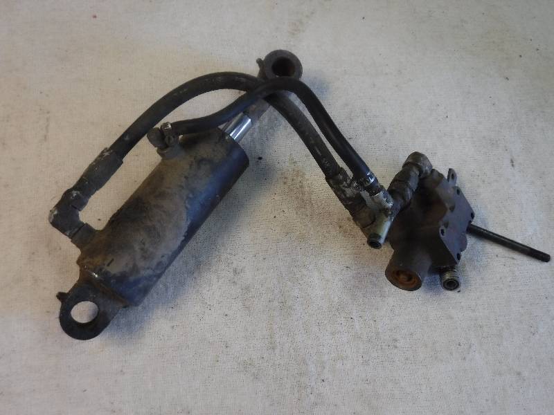 lot 12273 image: Hydraulic Pump and Piston