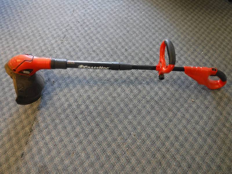 lot 12274 image: Black & Decker GrassHog Electric Weed Trimmer