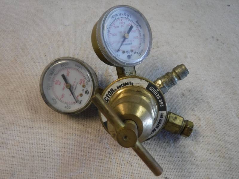 lot 12283 image: Victor CutSkill Compressed Gas Regulator