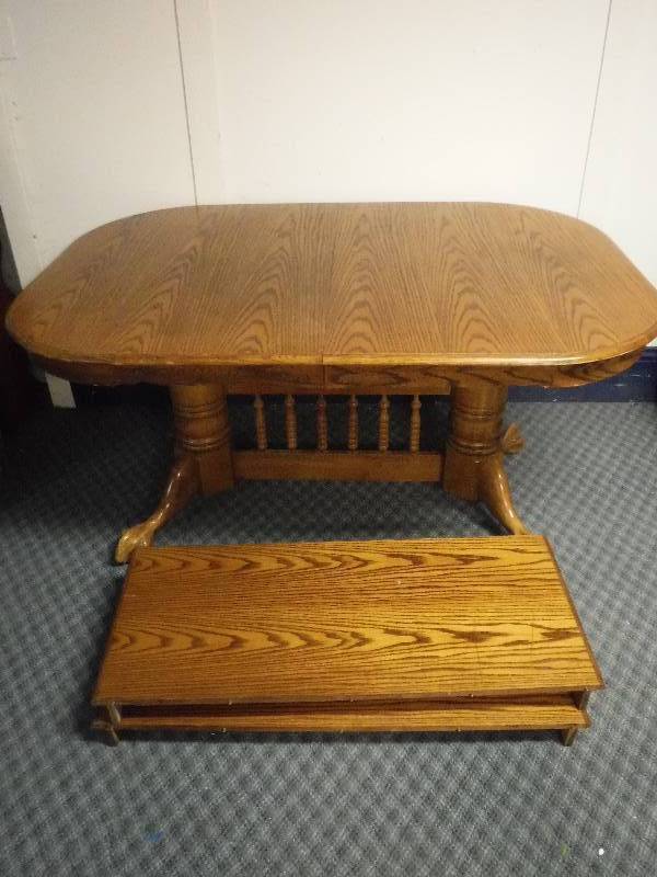 lot 12288 image: Vintage Wooden Claw-Foot Table With Leaves