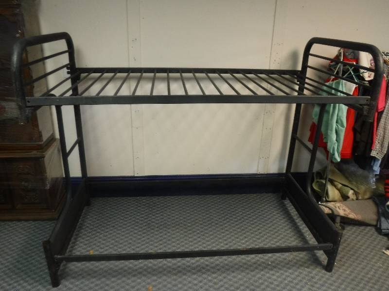 lot 12293 image: Metal Bunk Bed Frame