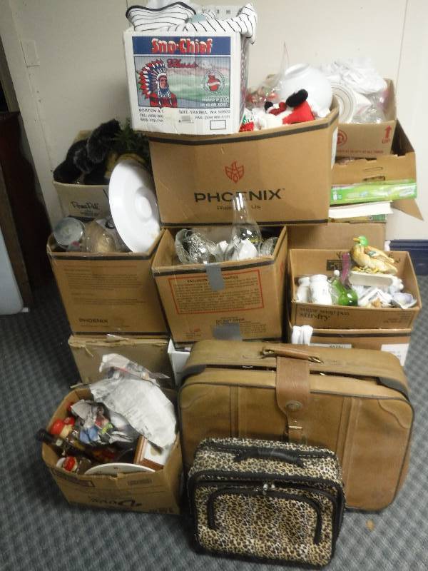 lot 12299 image: Mixed Household Items Pallet Lot